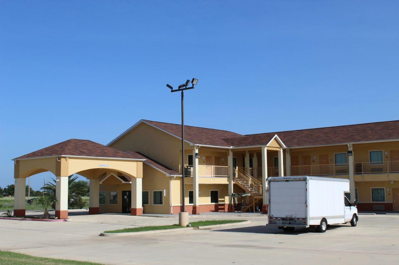Horizon Inn & Suites Pearsall Exteriör bild