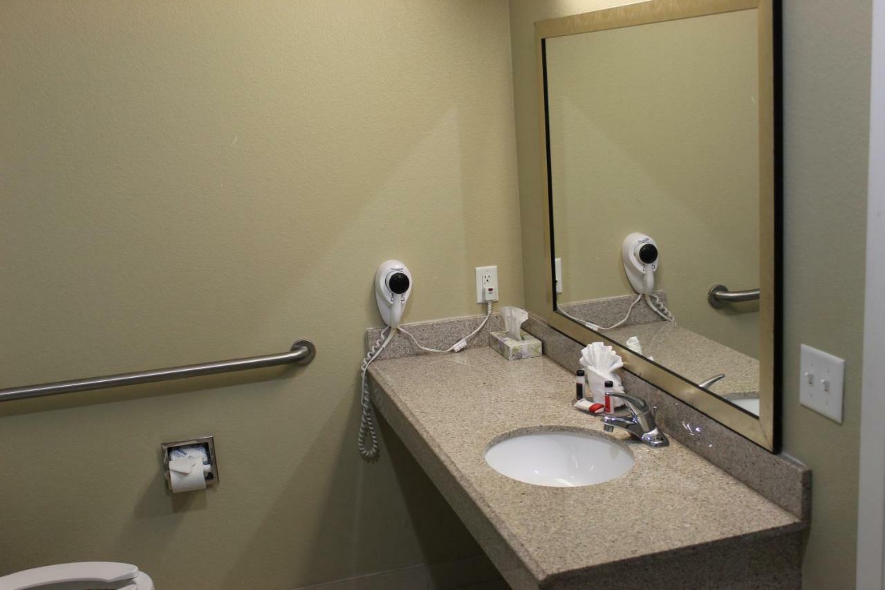 Horizon Inn & Suites Pearsall Exteriör bild