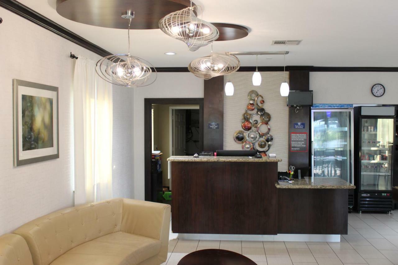 Horizon Inn & Suites Pearsall Exteriör bild