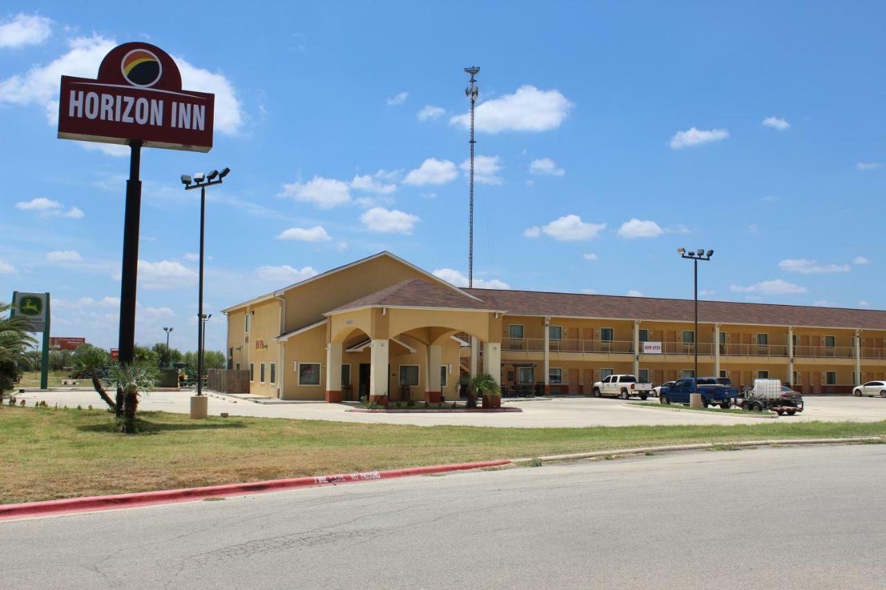Horizon Inn & Suites Pearsall Exteriör bild